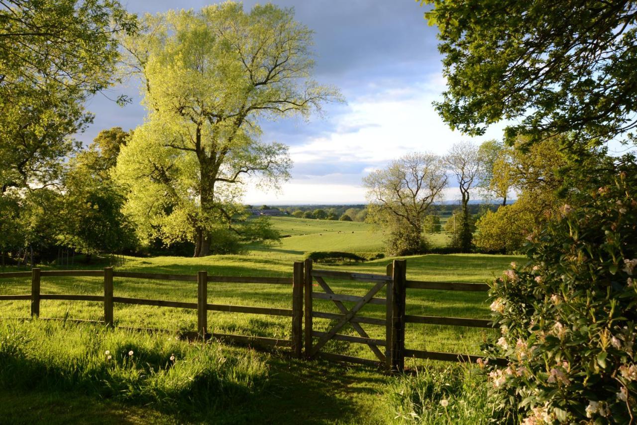 Hilltop Country House Macclesfield Extérieur photo